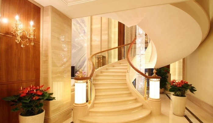关于大别墅中楼梯的装修设计很多人都非常苦恼，成都装修这里给你规范说明